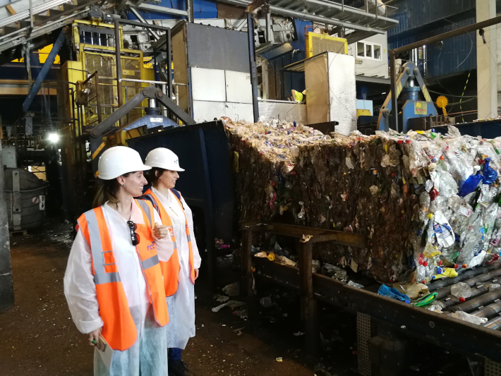 Las plantas de residuos de Alhendín y Vélez sitúan a la provincia a la cabeza de Andalucía en el reciclado de plásticos, metales y cartón